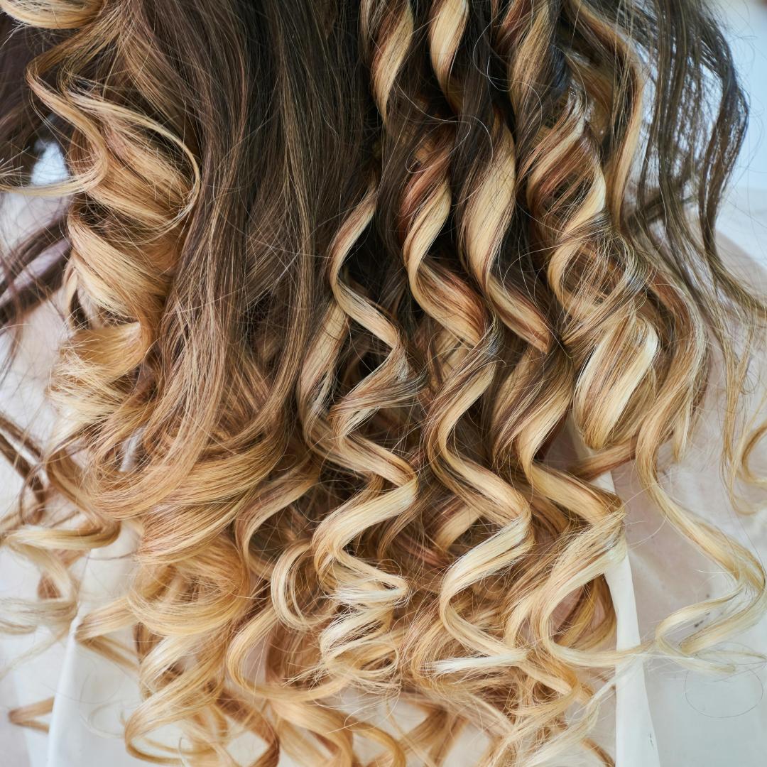 How to Maintain Healthy, Shiny Hair: Tips from Experts