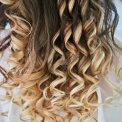 How to Maintain Healthy, Shiny Hair: Tips from Experts