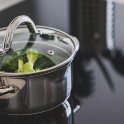 Steaming vs. Boiling: Which Cooking Method is Best for Vegetables?