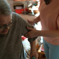 The Benefits of In-Home Care vs. Assisted Living: What You Need to Know