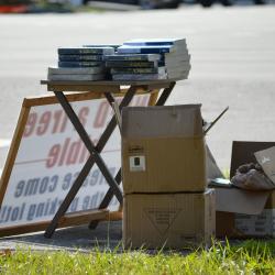 How to Plan a Yard Sale to Declutter