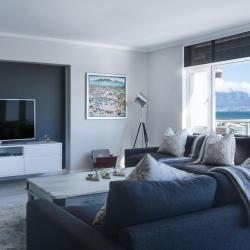 How to Create a Cozy Living Room on a Budget