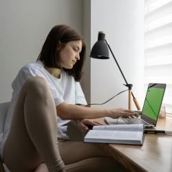 How to Use Social Media for Online Learning and Skill Development
