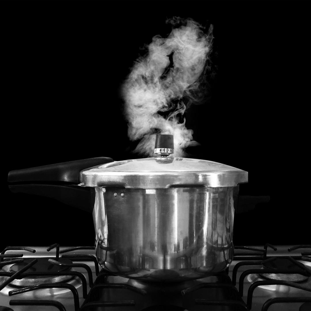 How to Use a Pressure Cooker for Quick and Flavorful Meals