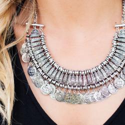 How to Accessorize to Elevate Any Outfit