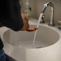 How to Fix a Leaky Faucet in 10 Easy Steps