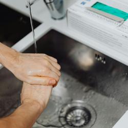 Safe Food Handling: How to Avoid Cross-Contamination in Your Kitchen