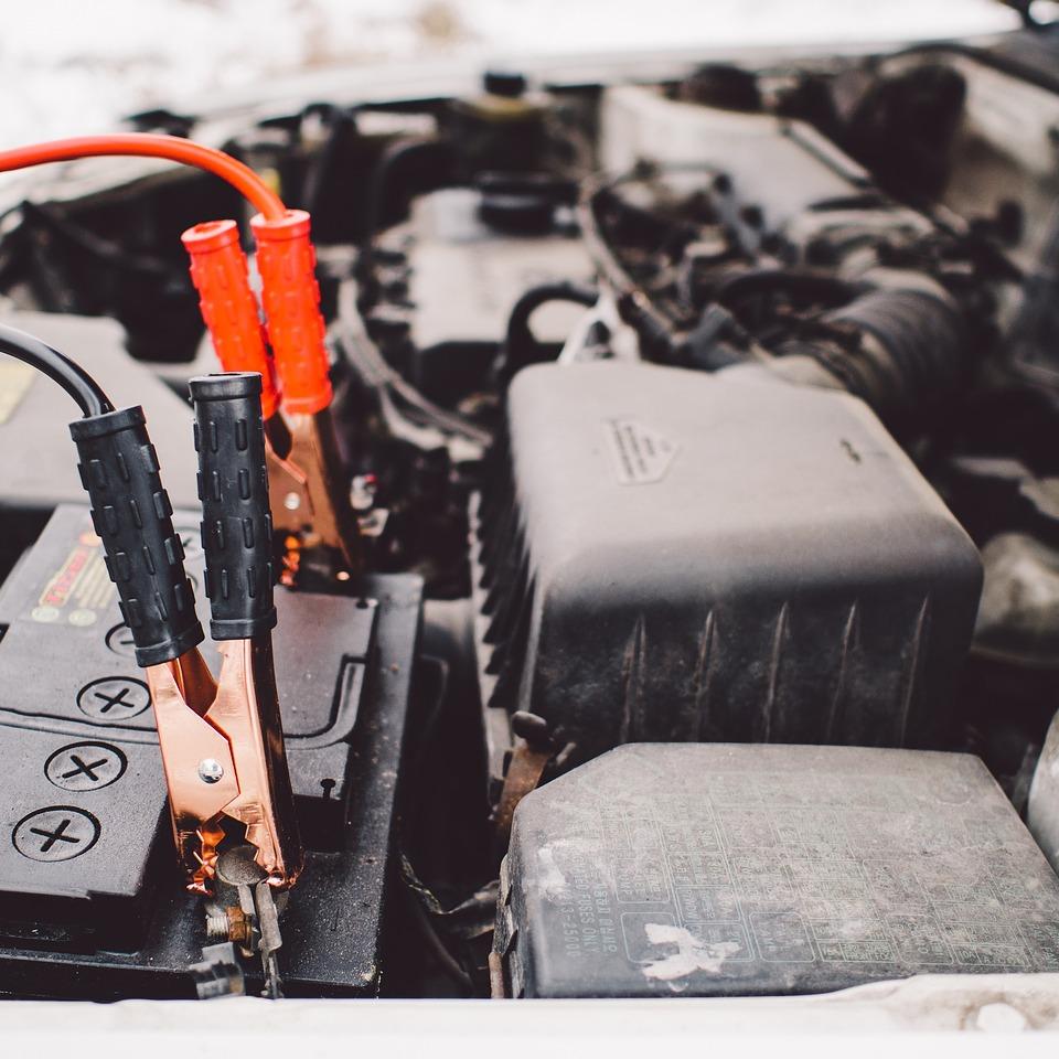 How to Choose the Right Car Jump Starter for Travel Emergencies