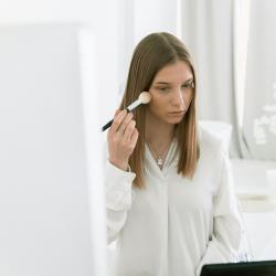 Makeup Tips for Oily Skin: How to Keep Your Look Fresh All Day