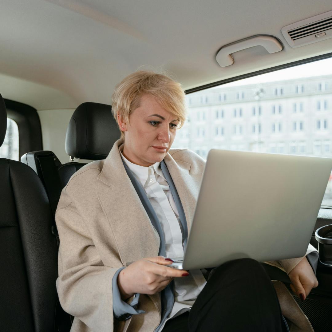 How to Make Your Car a Mobile Office for Productive Road Trips