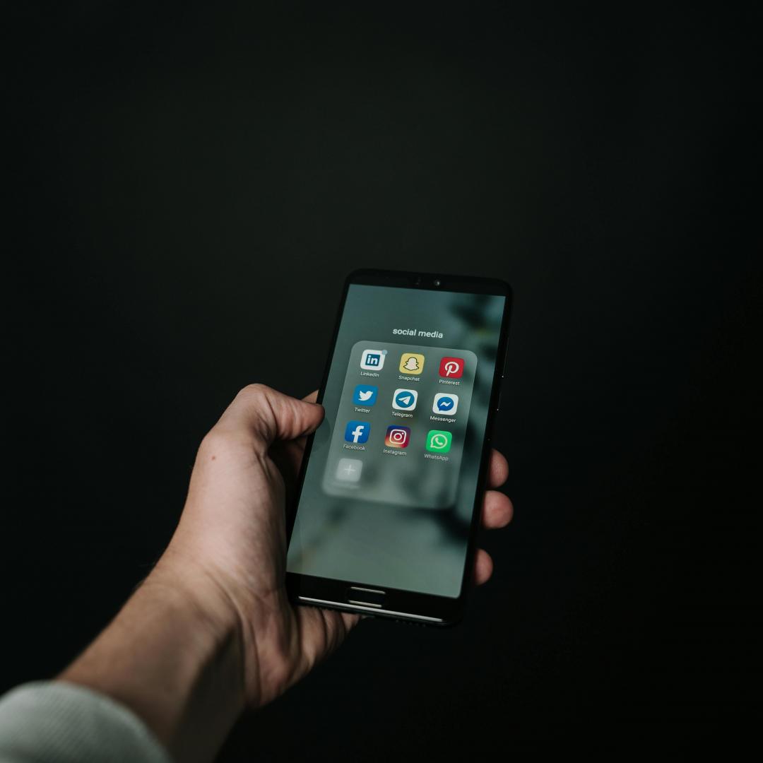 Networking Online vs. In-Person: Which is More Effective?