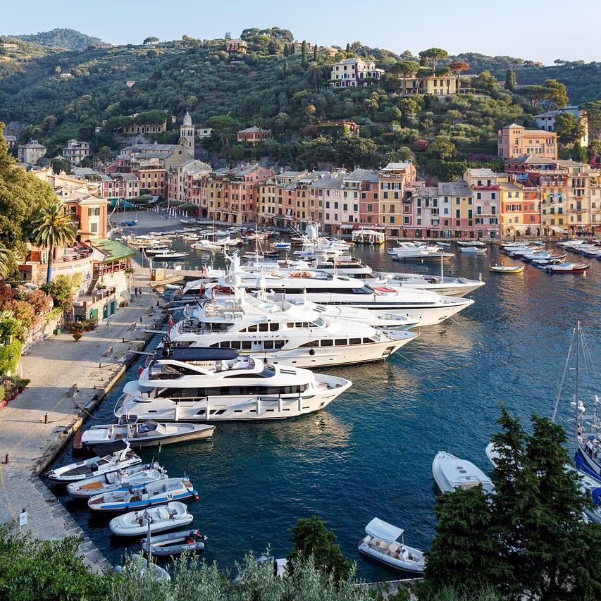 Packing Light for a Luxury Vacation: How to Keep It Simple and Stylish