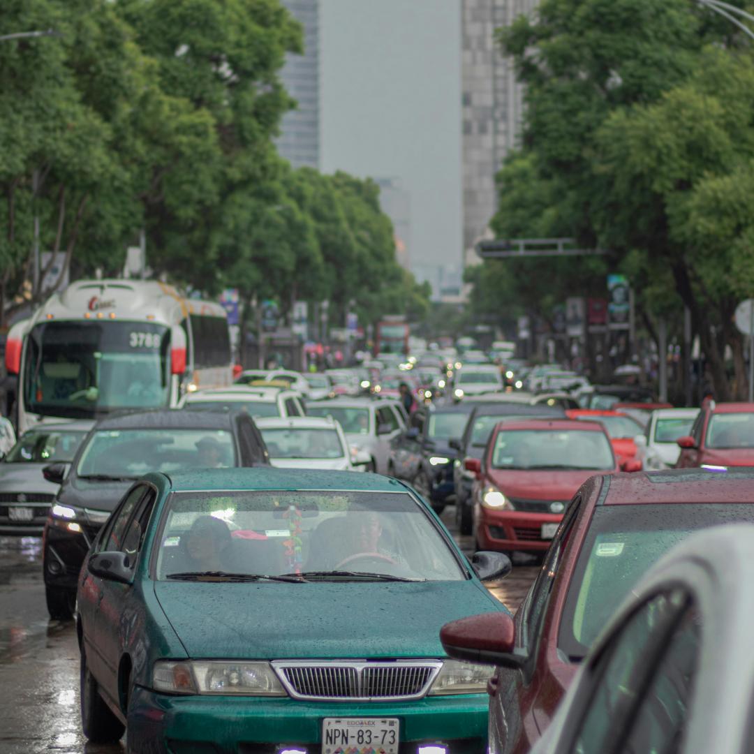 How to Drive Safely in Heavy Traffic: Tips for Stress-Free Commutes
