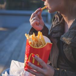 How to Overcome Emotional Eating and Build Healthier Habits