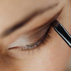 How to Choose the Right Eyeshadow Palette for Your Eye Color