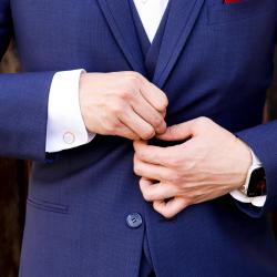 How to Dress for Success: Choosing the Right Outfit for Work