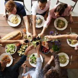 How to Meal Plan for a Large Family or Group