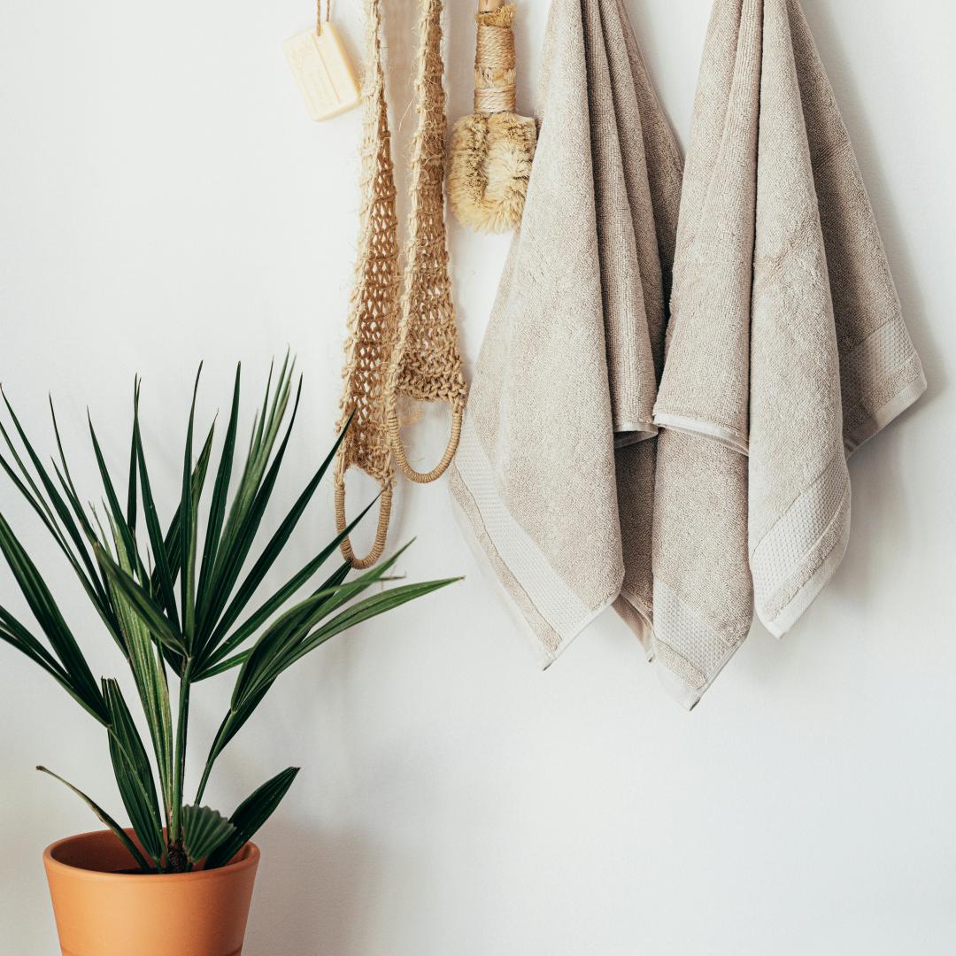 How to Create a Green Cleaning Routine with Natural Ingredients