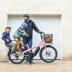 How to Cut Costs on Family Outings
