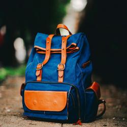 How to Pack a Day Bag for Quick and Easy Access While Traveling