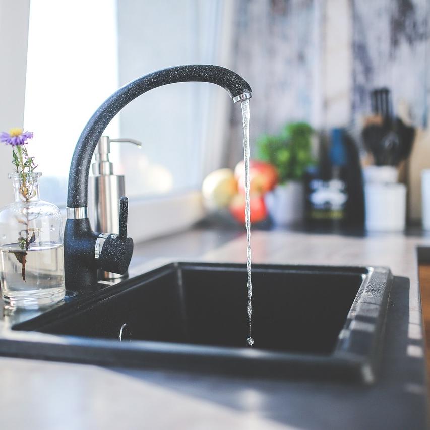 How to Fix a Leaking Faucet in Minutes