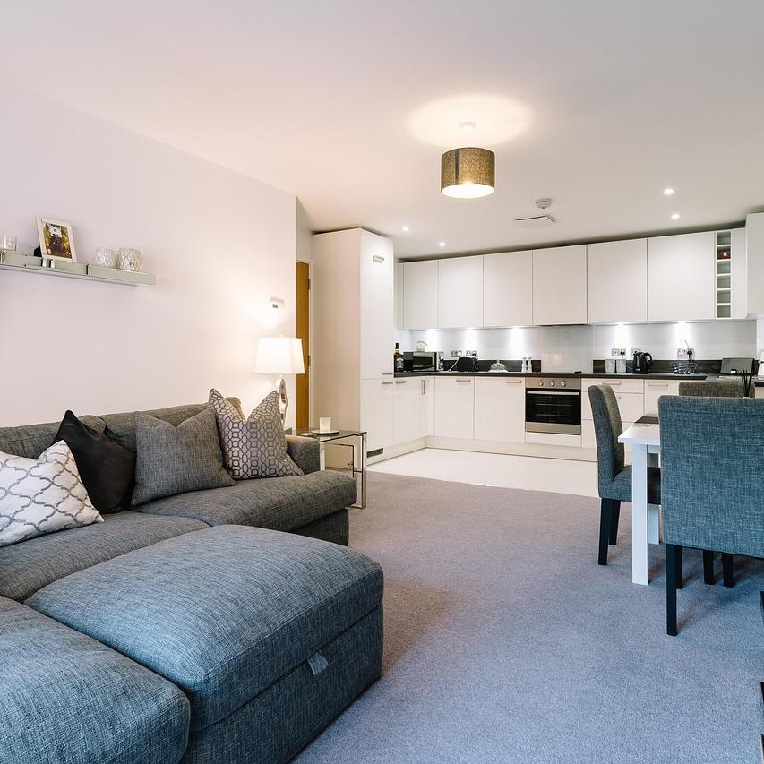 How to Create a Minimalist Home on a Budget